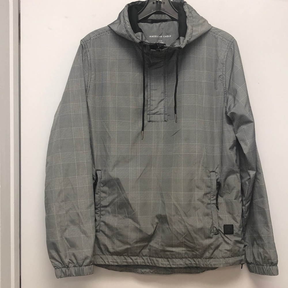 American Eagle Outfitters hooded wind breaker pullover